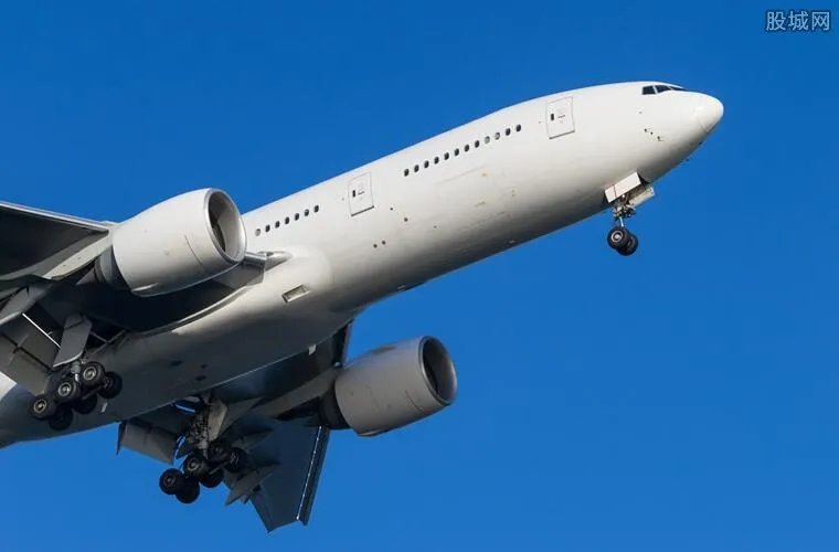 737MAX停飞期延长 波音公司一波未平一波又起