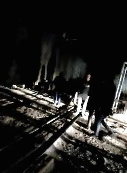 哈市火车轿车剐碰，责任在于谁？