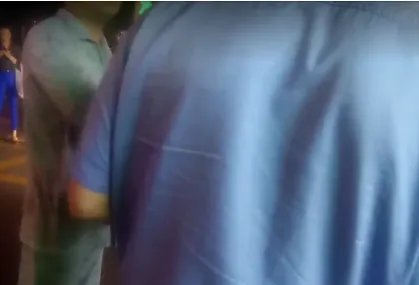 爸爸被儿子用金箍棒打伤崩溃报警，儿子说不是故意的，打哪了让人哭笑不得？