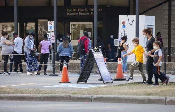 中国留学生在加拿大发生聚集感染，他们采取了什么应急措施？