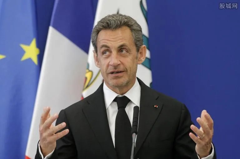 萨科齐被正式调查 揭秘遭调查的原因以及和卡扎菲关系