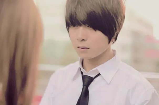 单色凌十大经典歌曲排行榜:《错位节拍》上榜,第四真挚且动人