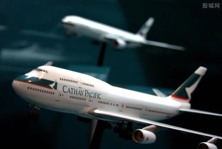 乘客向发动机投掷硬币被捕 坐飞机注意事项有哪些?