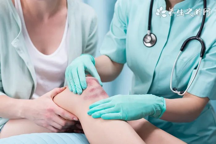 狗狗嘴流透明的长粘液