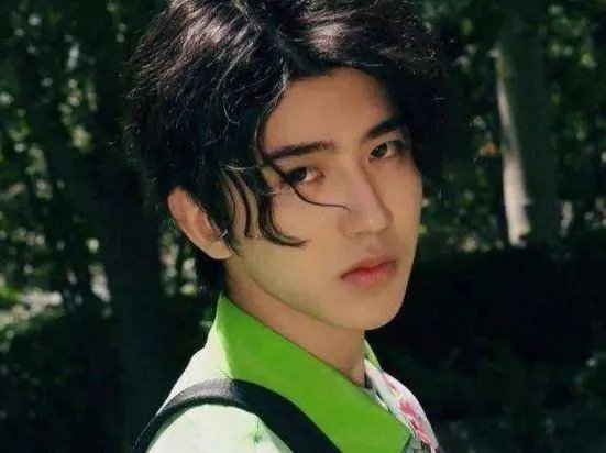 教育局回应受捐学生嘲讽式感谢信，为啥网友说学生内容真实，引起极度舒适？