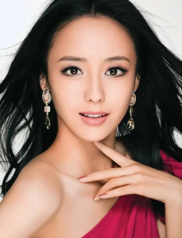 佟丽娅父亲怼网友的原因是什么？