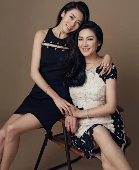 程晓玥的妈妈郭敬红资料 程晓玥的爸爸程翔做什么的