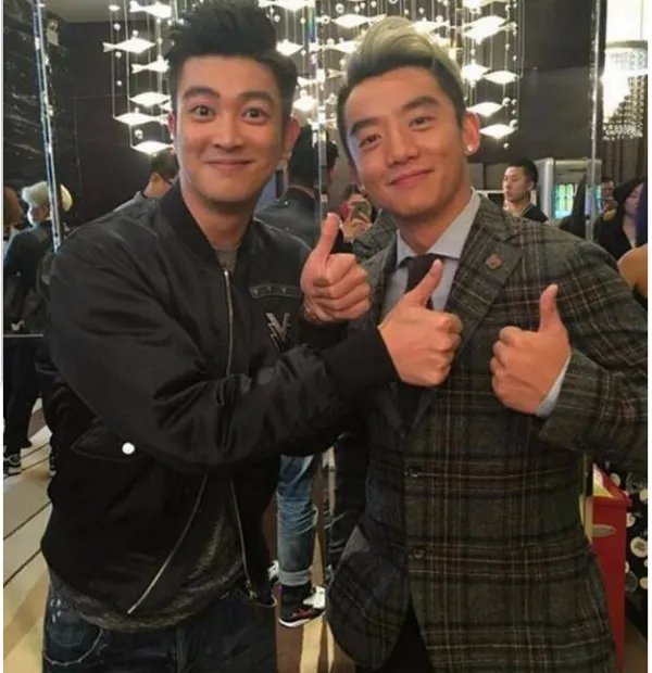 郑恺晒同学聚会曾经老同学现在是什么？