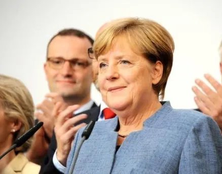 德国总理默克尔宣誓就职是迈向第几任期？