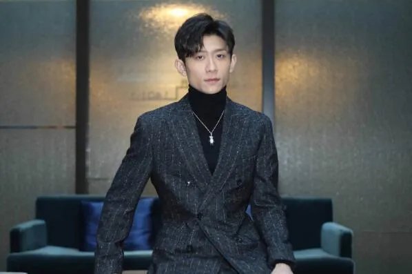 家有儿女哪个童星死了?没有去世(发展的很稳定)