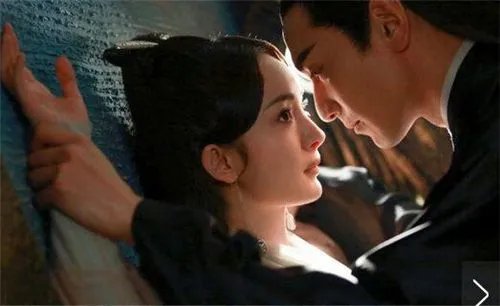 杨幂赵又廷双唇交缠:把舌头伸进去了(图)