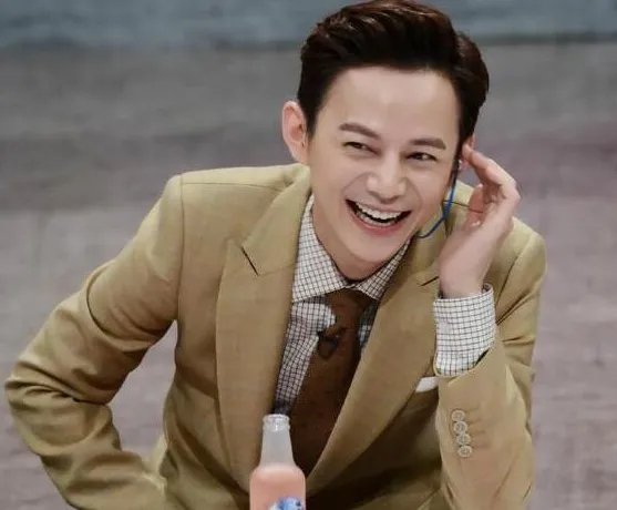 你如何看待何炅父亲关联公司严重违法失信这件事?