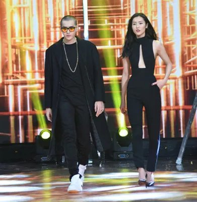 爆崔始源刘雯恋情大反转 刘雯上天天向上提崔始源