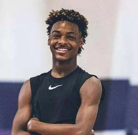 詹姆斯儿子接受手术,手术情况如何?