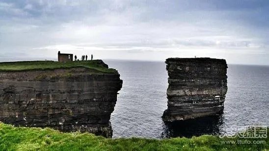 男子花25年攀登巨岩 上去之后惊呆了（图）