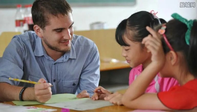 高校老师出送命题 上补习班一个小时多少钱
