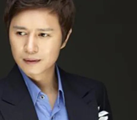 韩国金民钟女友遭曝光  称女友或者老婆就选尹贞伊类型