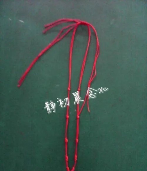 手工编织:红绳项链的简单编法