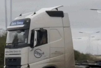 39人死亡货车里有中国人吗？其实不止一辆货车..