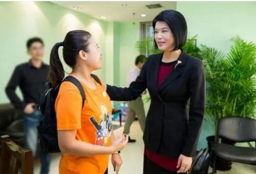 王利芬消费逝者惹众怒是怎么回事?