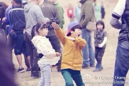 张悦轩田雨橙定了婚约照片 张悦轩喜欢田雨橙吗什么关系