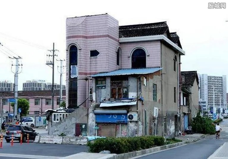 最牛钉子屋今拆除 僵持14年获天价补偿