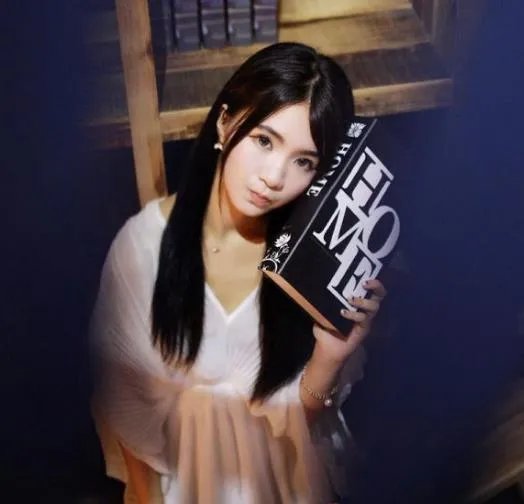 95后萌妹佛系暑假:林舟瑾长相清纯身材好(图)