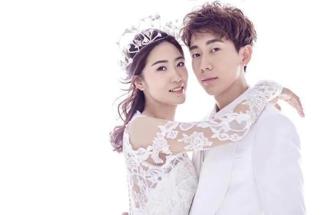 韩天宇耳钉怎么了是什么牌子 韩天宇老婆刘秋宏整容了吗