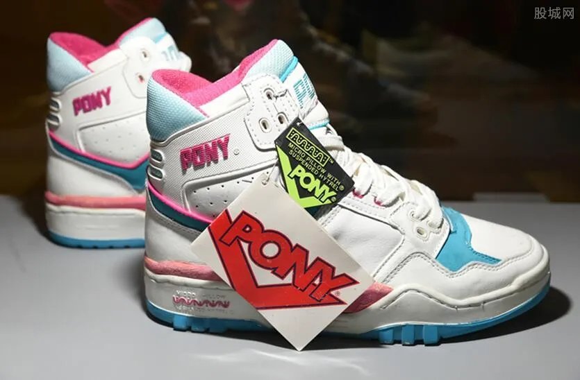 炒鞋两年赚30万 这个商机如此赚钱简直太牛了