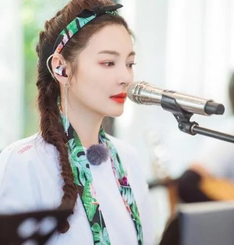 张雨绮没有一个音在调上是怎么回事 张雨绮为什么没有一个音在调上