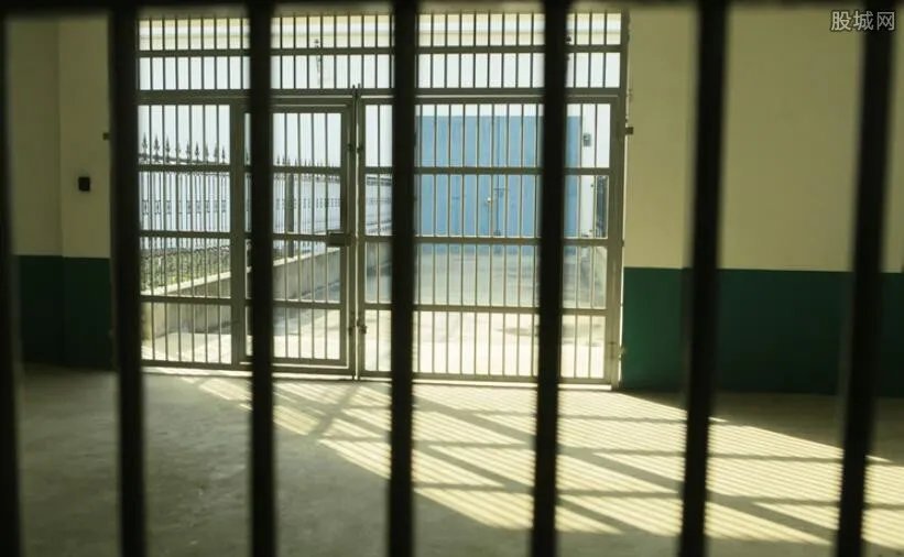 男子进女子监狱献身 3小时献身324次差点精尽人亡