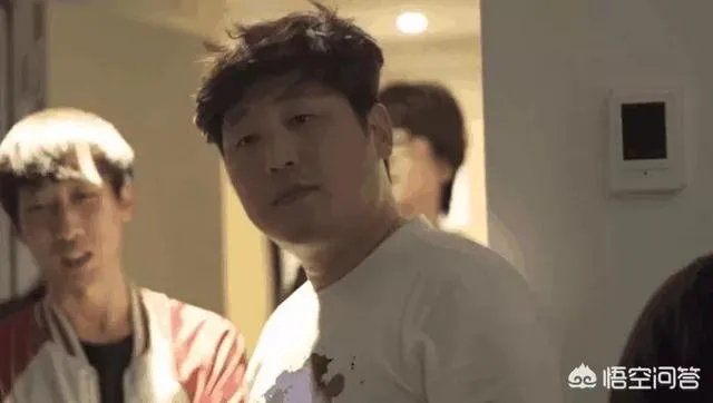 英雄联盟RNG风哥微博改名,取消RNG认证,取关皇族微博,风哥要离开RNG了吗?你怎么看?