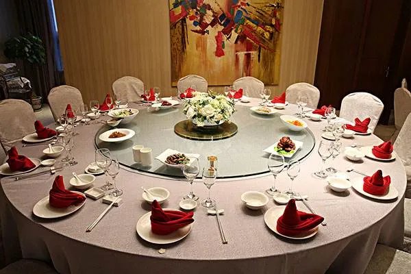 大连全市恢复群体性聚餐经营活动，你如何看待这一行为？