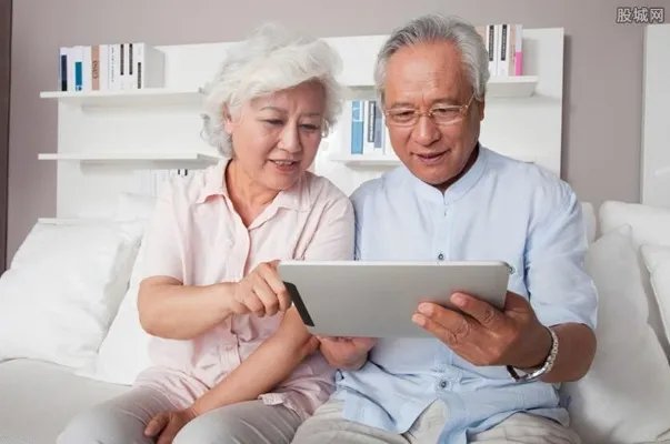 媒体：中老年人旅行有多野 吃好玩好热情高涨