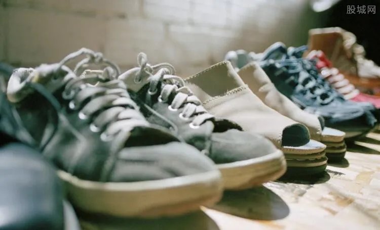 探访朝鲜制鞋工厂 最高一双鞋只卖65元人民币