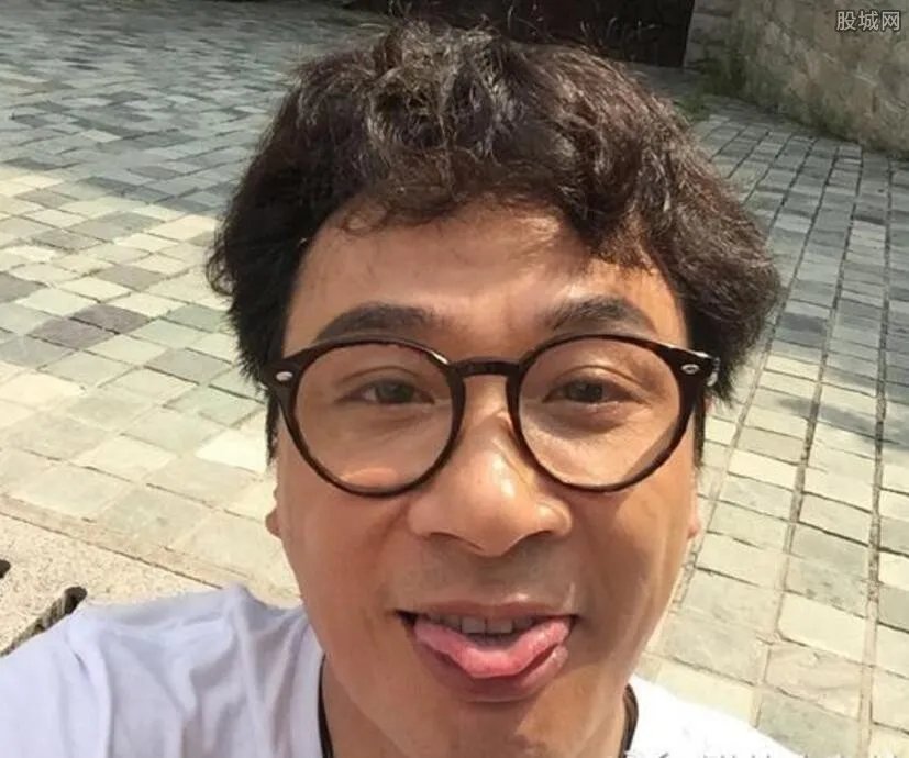 吴镇宇老婆去世 成功男人背后的女人