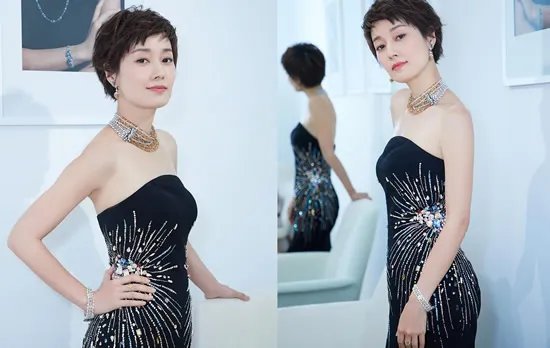 马伊琍复古羽毛裙:身材曲线完美又惊艳