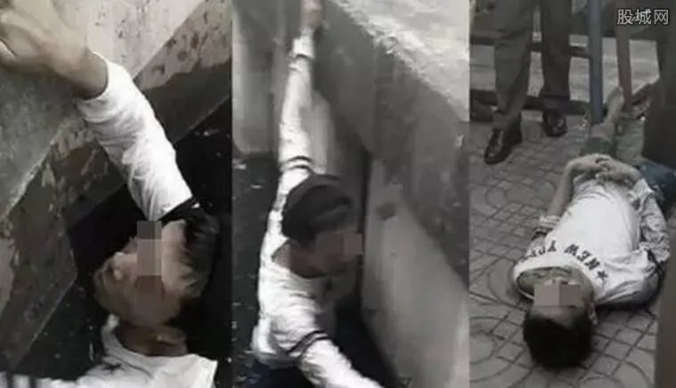 落水者求救人群拍照 人性为何冷漠到这种程度