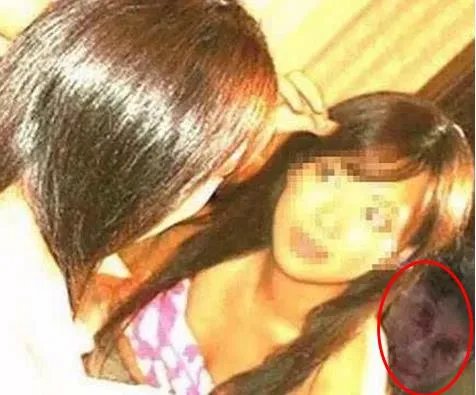 女子旅馆睡前拍照 看到诡异一幕（有图有真相）