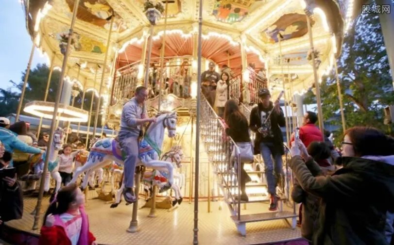 旋转真马又开业 商家为了赚钱已经没有底线了