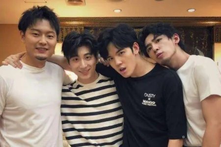 仝卓修改身份认证疑退出男团组合，是自愿的吗？