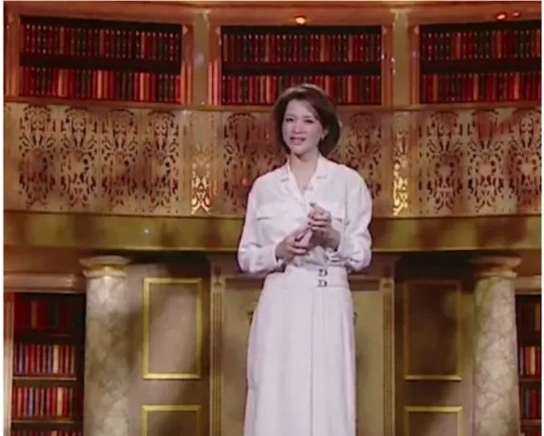 百名主持人现身央视舞台，谁占据了C位？