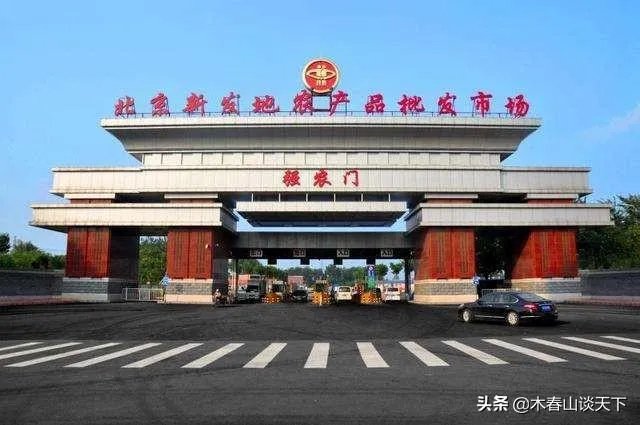 北京一女子在商场吃饭时被通知核酸检测阳性崩溃大哭值得同情吗？