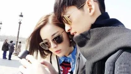 娜扎张翰否认复合，微博亲自打狗仔脸别再编故事了