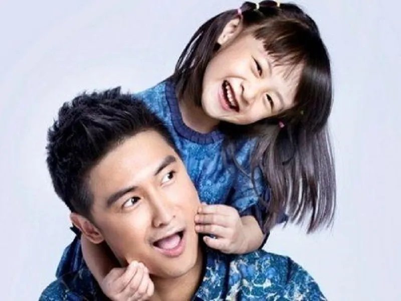 田亮二胎孩子首曝光,帅气小正太似混血