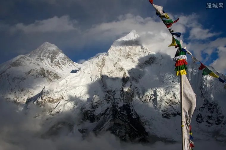 官方回应珠峰关闭 珠穆朗玛峰无限期关闭消息不属实