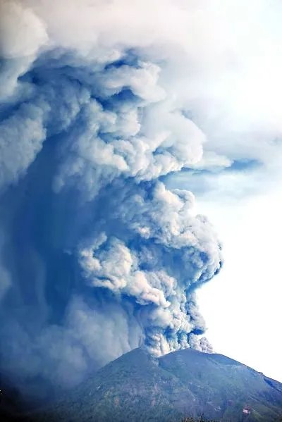 印阿贡火山再次喷发是真的吗？