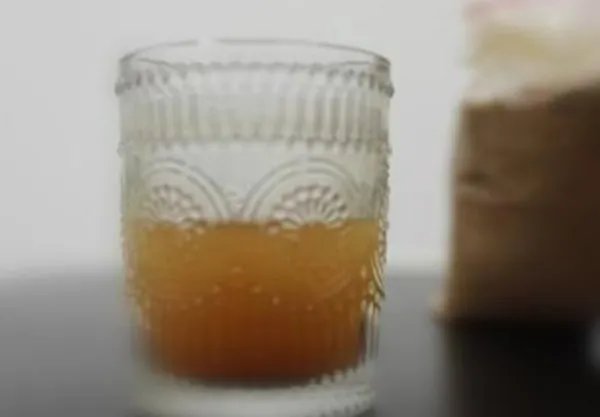 湖南一村庄用土泡水喝了200年,你如何看待此类“土方法”?