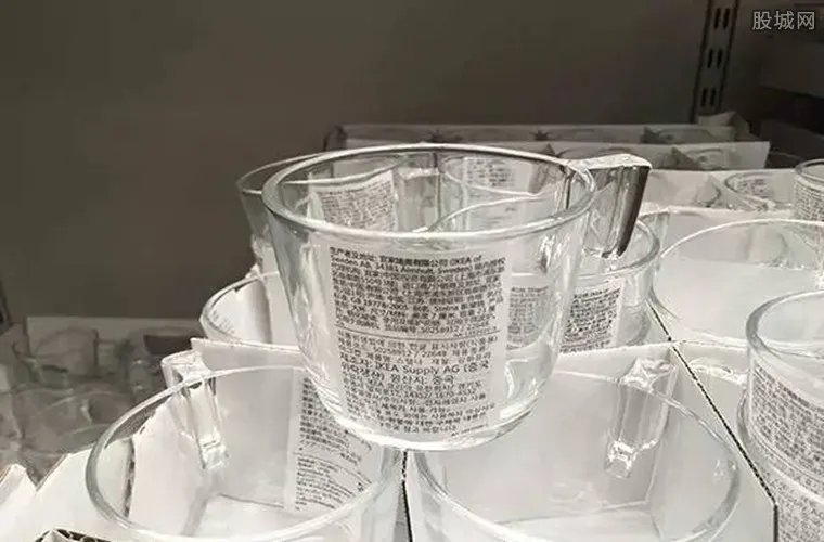 宜家玻璃杯案开庭 受伤女子向宜家索赔100万