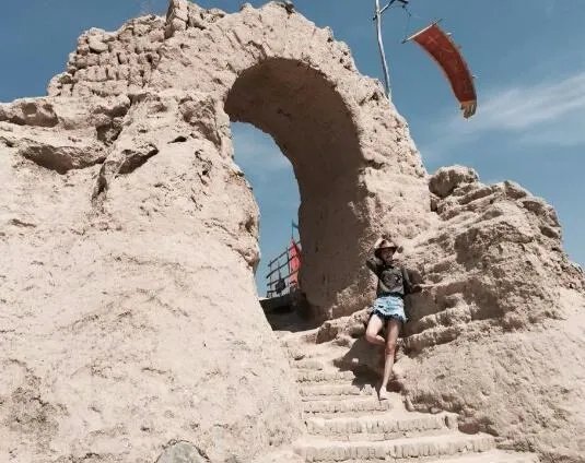 女篮前国手秀长腿是怎么回事？